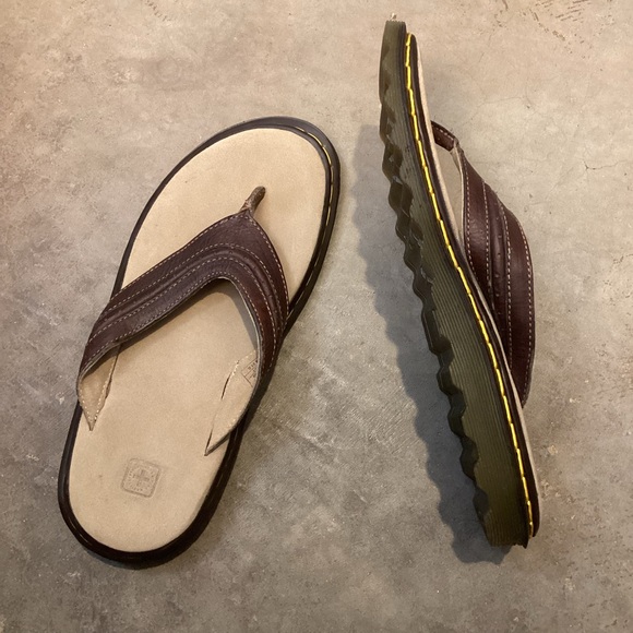 Dr. Martens Men’s Vintage Brown Leather Thong Sandals Size 8 Yellow Stitch Y2K